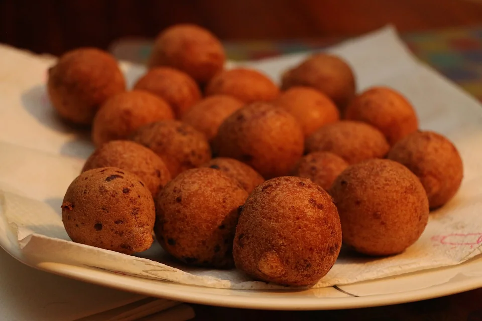 Colombian buñuelos, round fried cheese breads.
